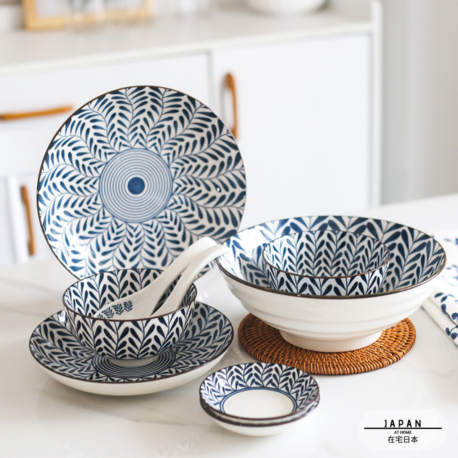 Traditional Japanese tableware "Nihongo"
