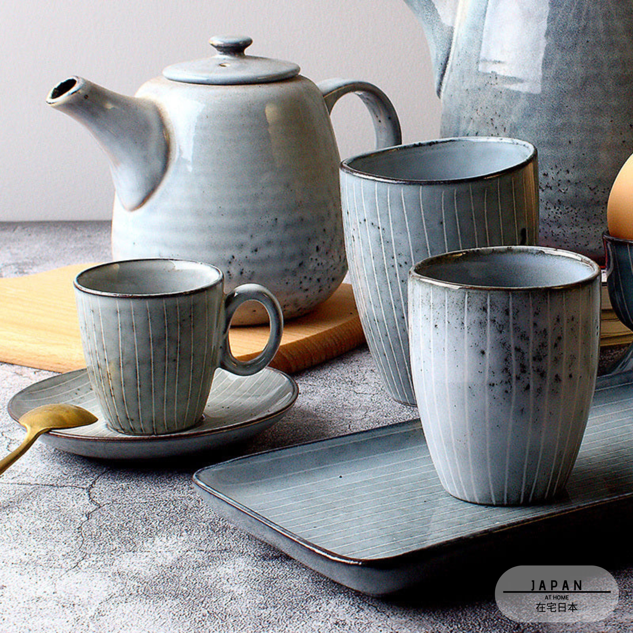 "Aozuru" teapot