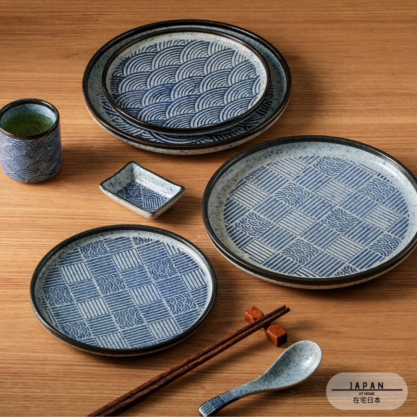 Japanese ceramic plate "Seigaiha"