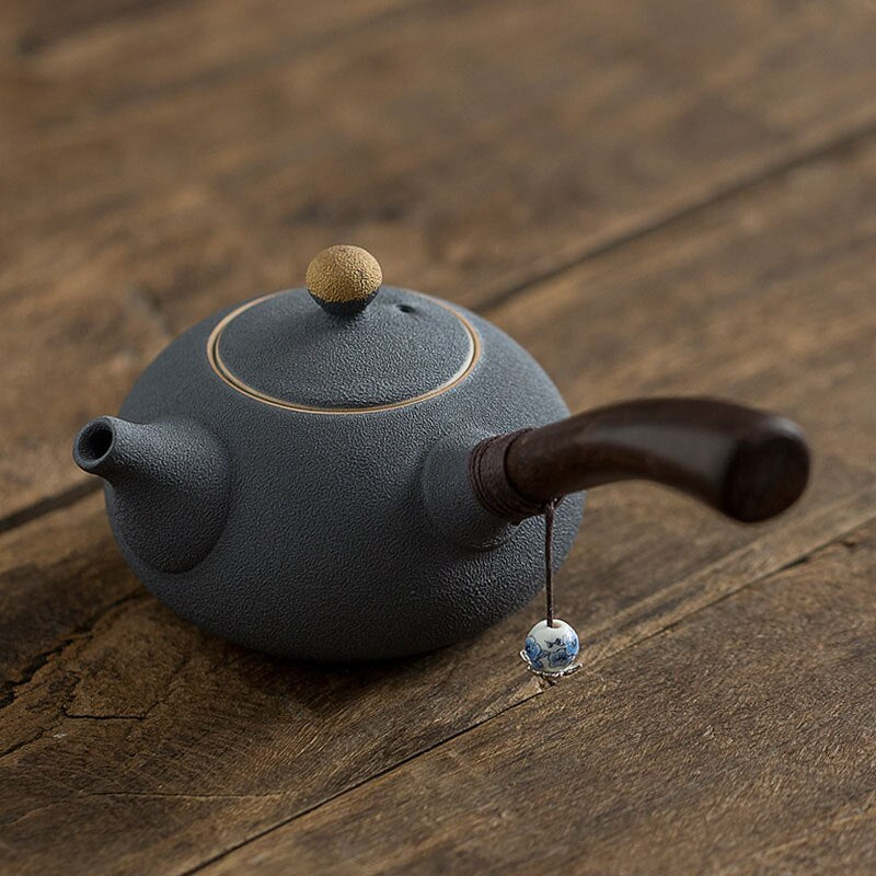 Japanese ceramic teapot with handle "Kiya"
