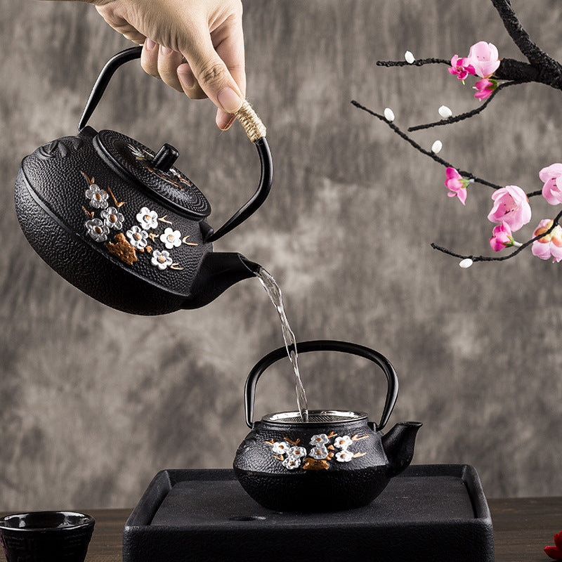 Japanese iron teapot with flower pattern "Tokuda"
