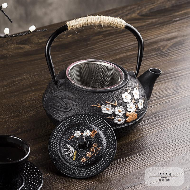 Japanese iron teapot with flower pattern "Tokuda"