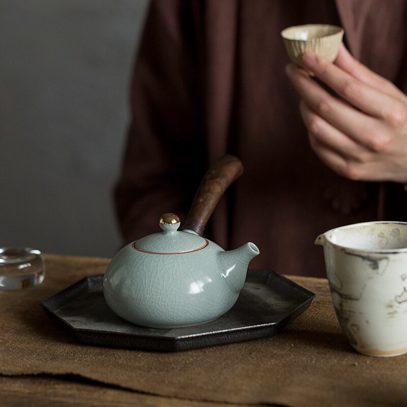 Japanese ceramic teapot with handle "Kiya"