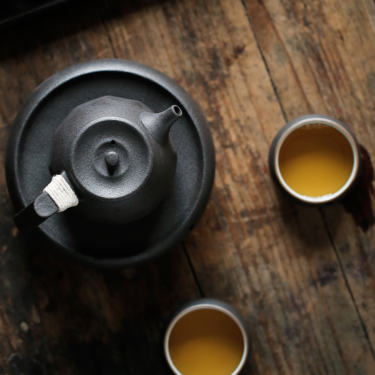 Japanese black ceramic tea set "Fukui"