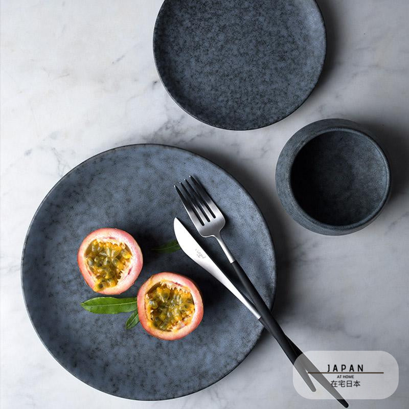 “Amari” porcelain plate