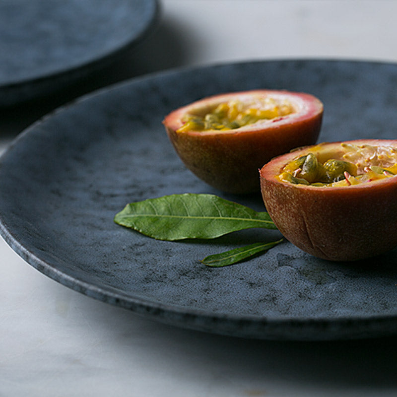 “Amari” porcelain plate
