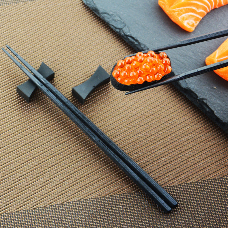 Black "Tōkyō" chopsticks set with flower pattern