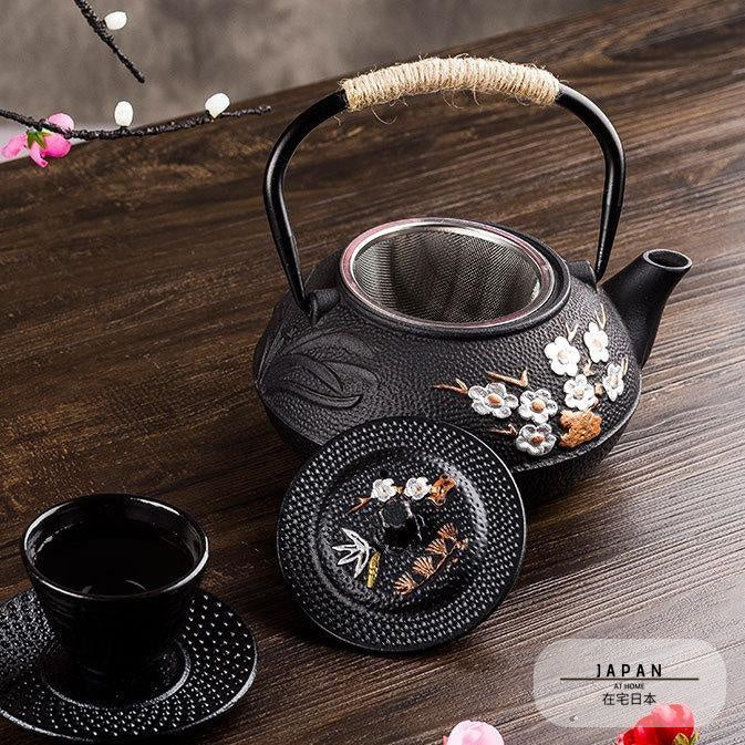 « Tokuda » Japanese iron teapot